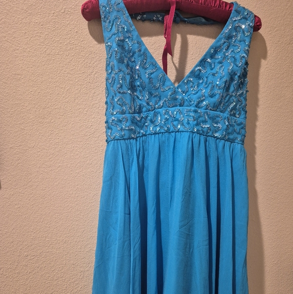 Dress - Picture 2 of 4